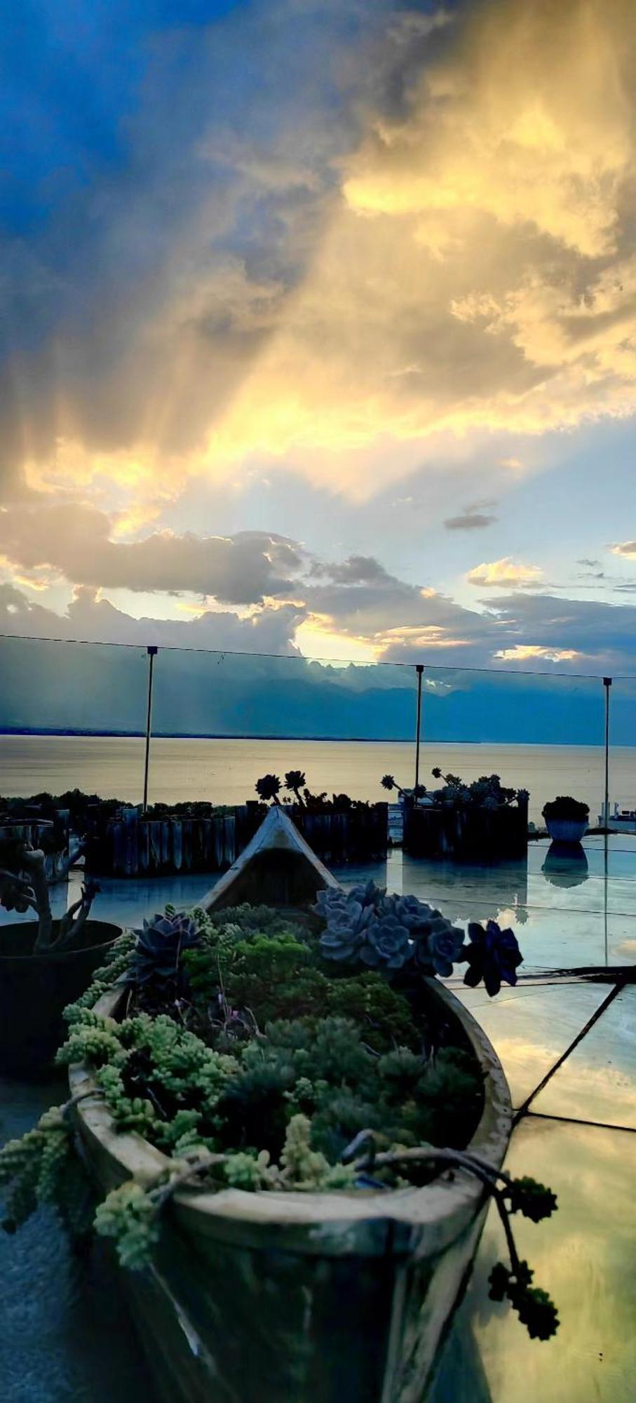 Dali Listening Sea View Villa大理听城海景别墅 Exterior photo
