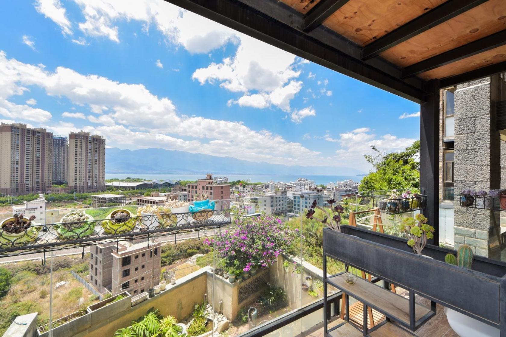 Dali Listening Sea View Villa大理听城海景别墅 Exterior photo