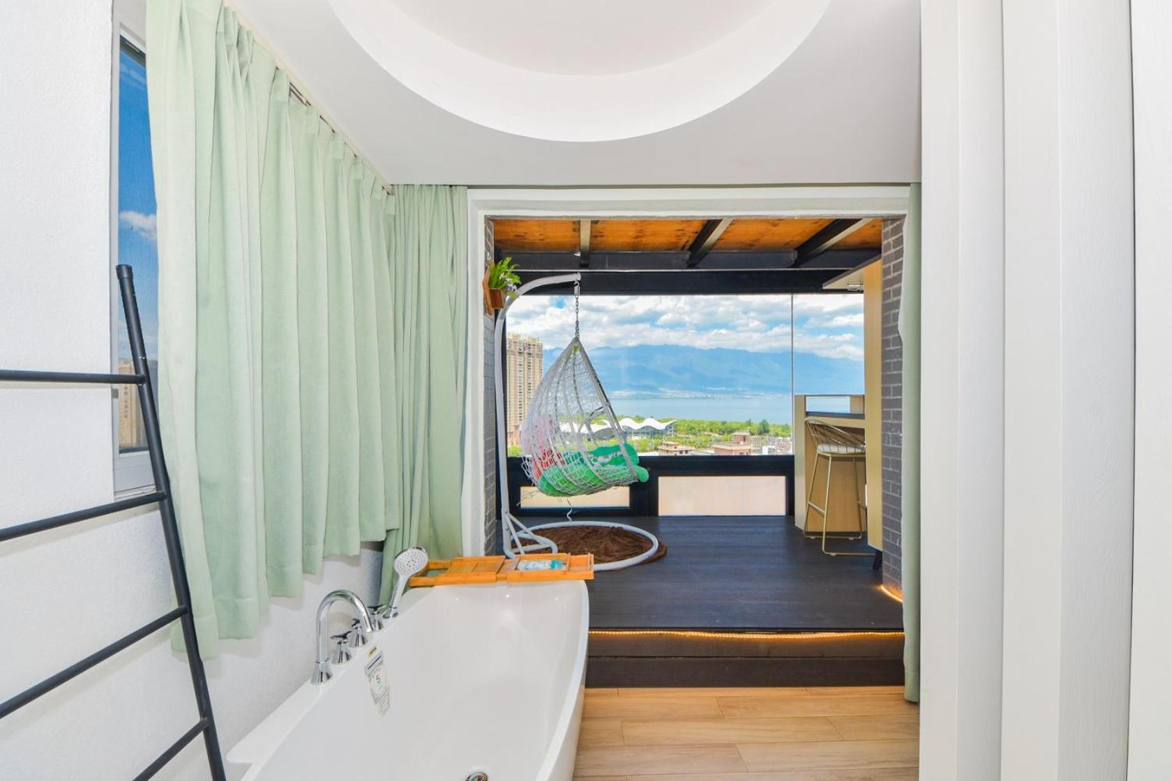 Dali Listening Sea View Villa大理听城海景别墅 Exterior photo