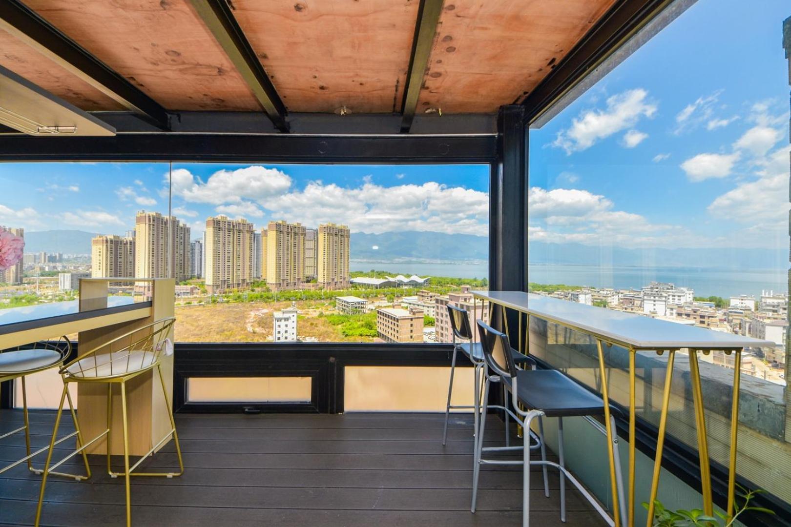 Dali Listening Sea View Villa大理听城海景别墅 Exterior photo