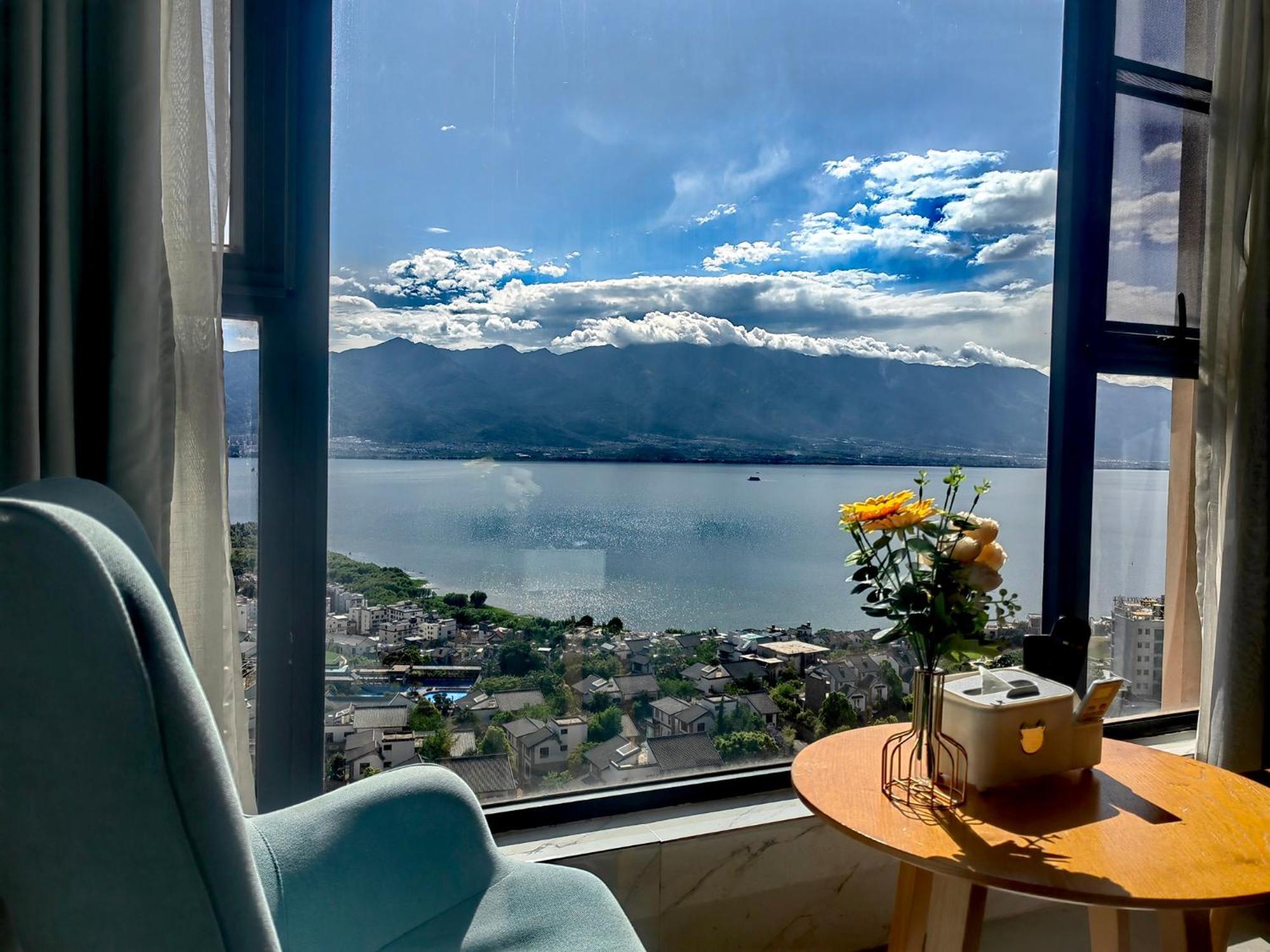 Dali Listening Sea View Villa大理听城海景别墅 Exterior photo