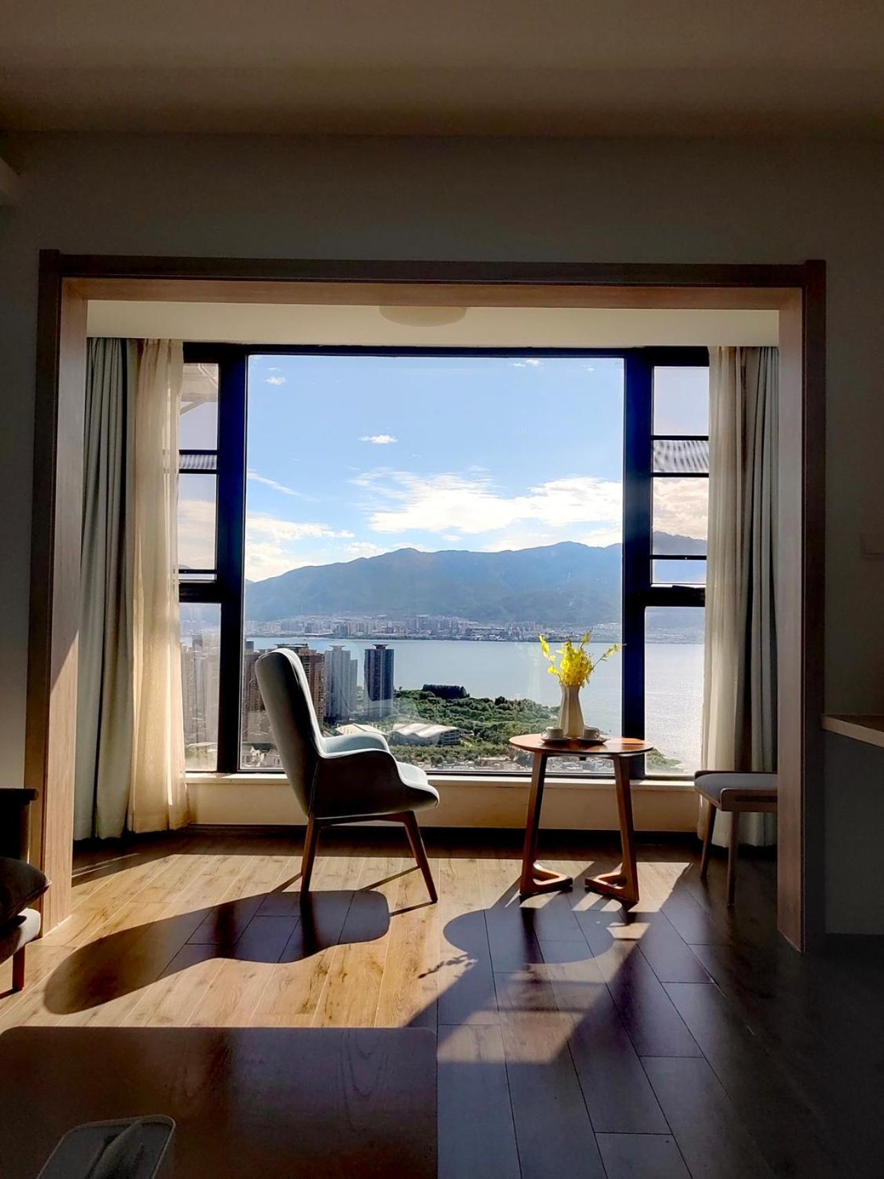 Dali Listening Sea View Villa大理听城海景别墅 Exterior photo