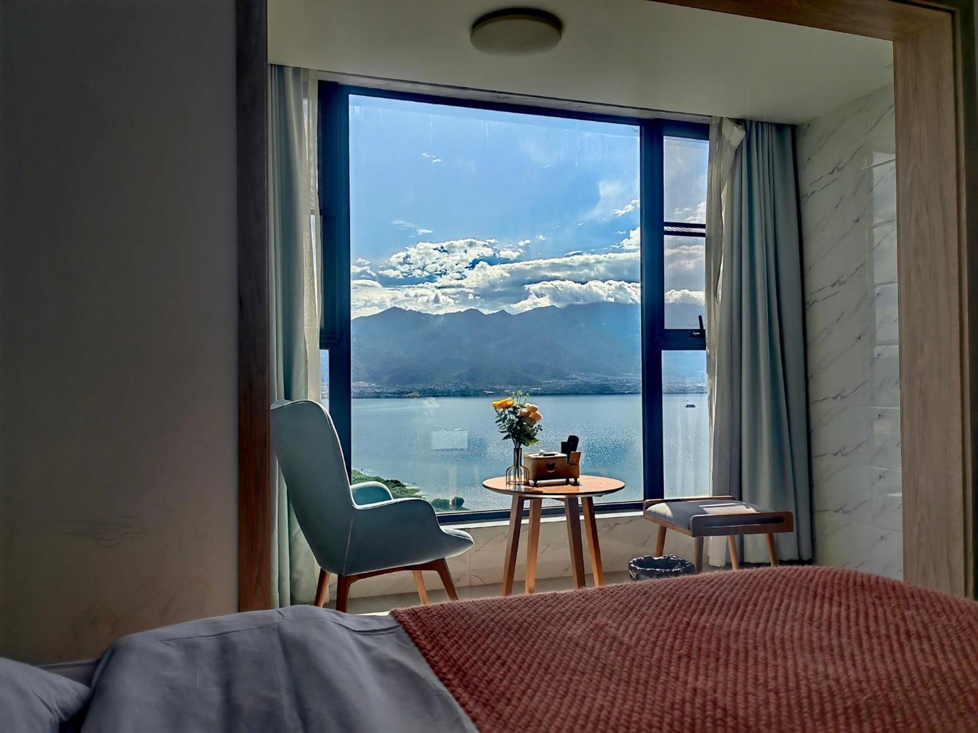 Dali Listening Sea View Villa大理听城海景别墅 Exterior photo